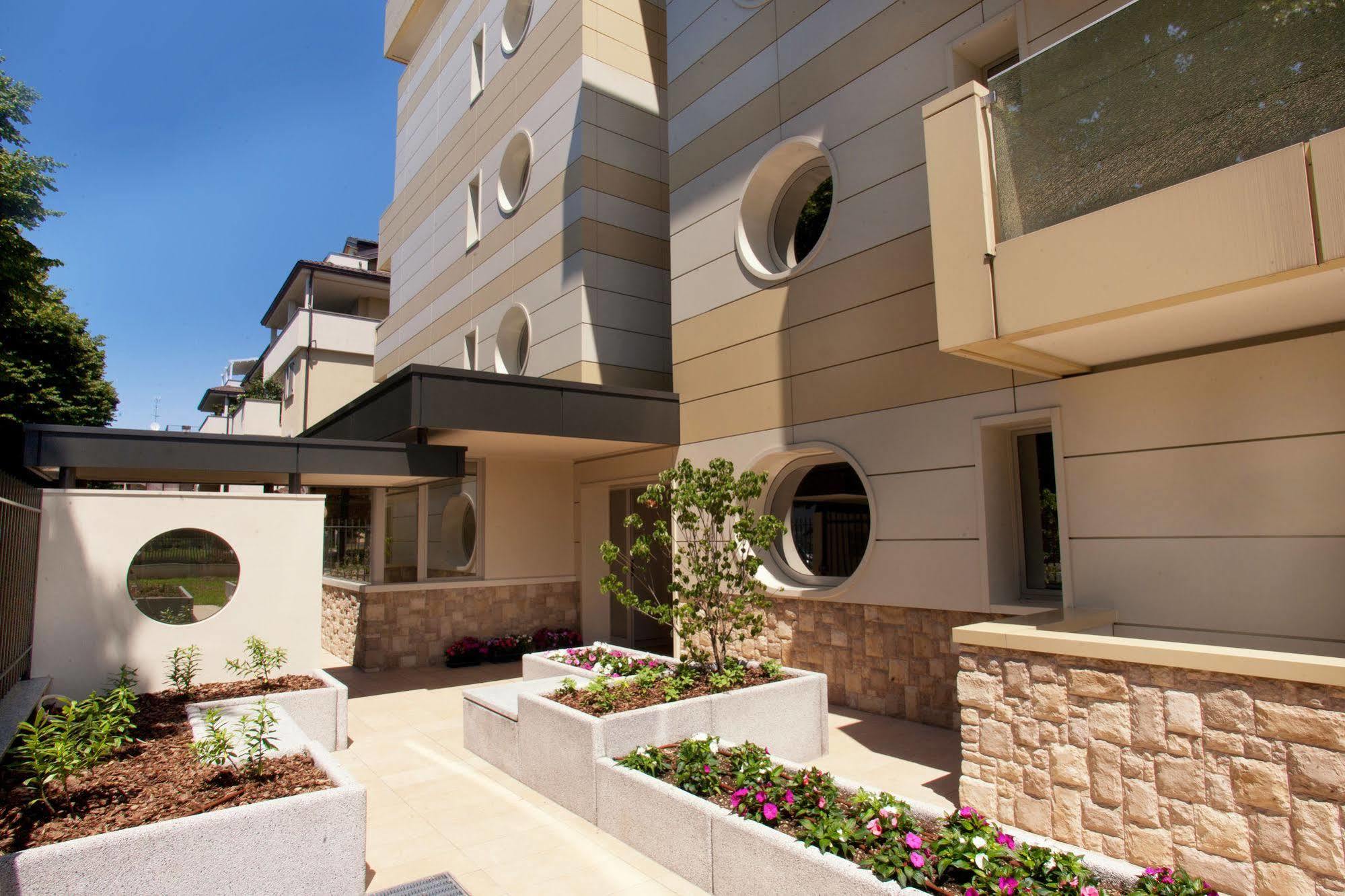 Residence Le Querce Cernusco Sul Naviglio Esterno foto