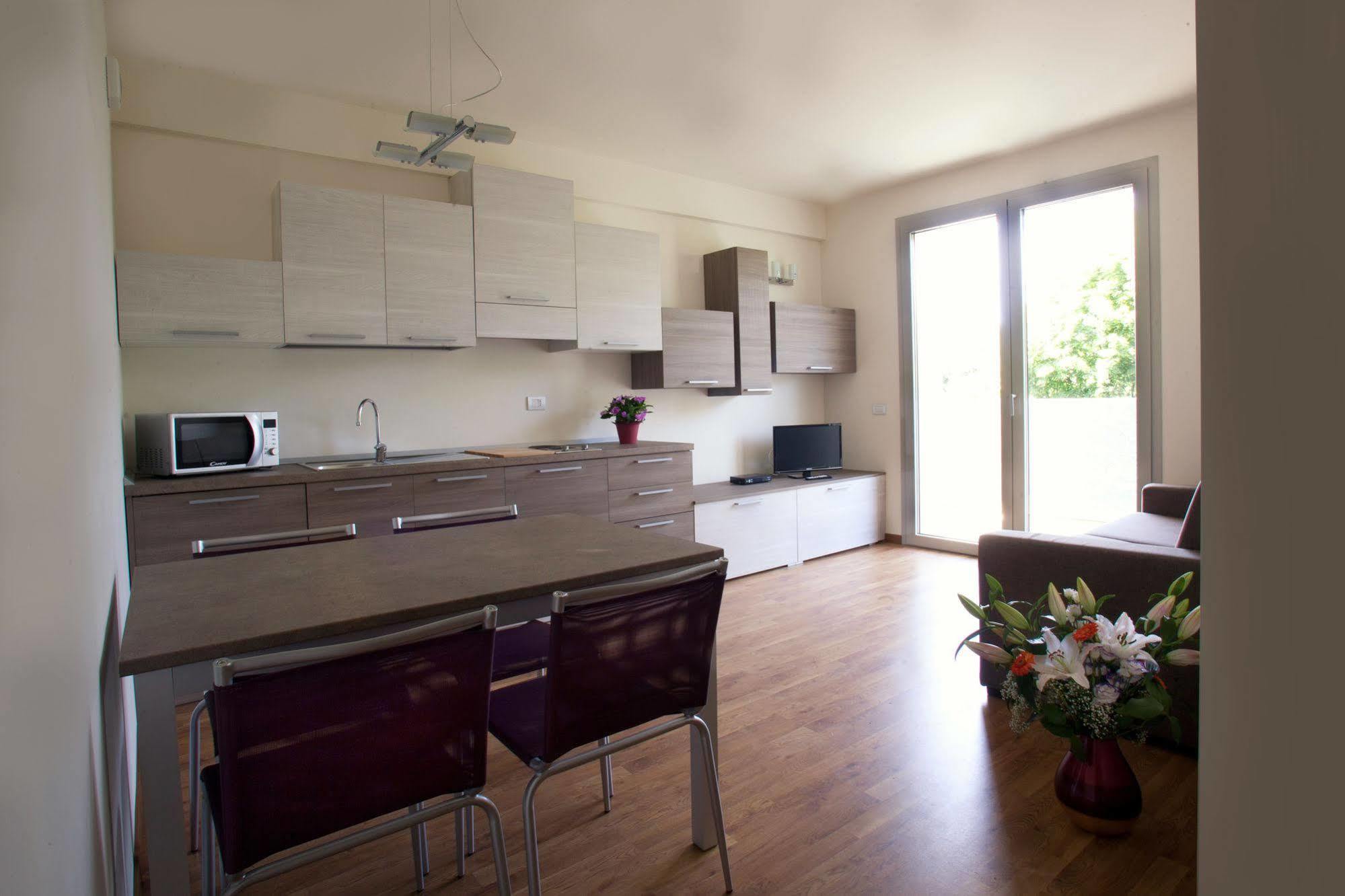 Residence Le Querce Cernusco Sul Naviglio Esterno foto